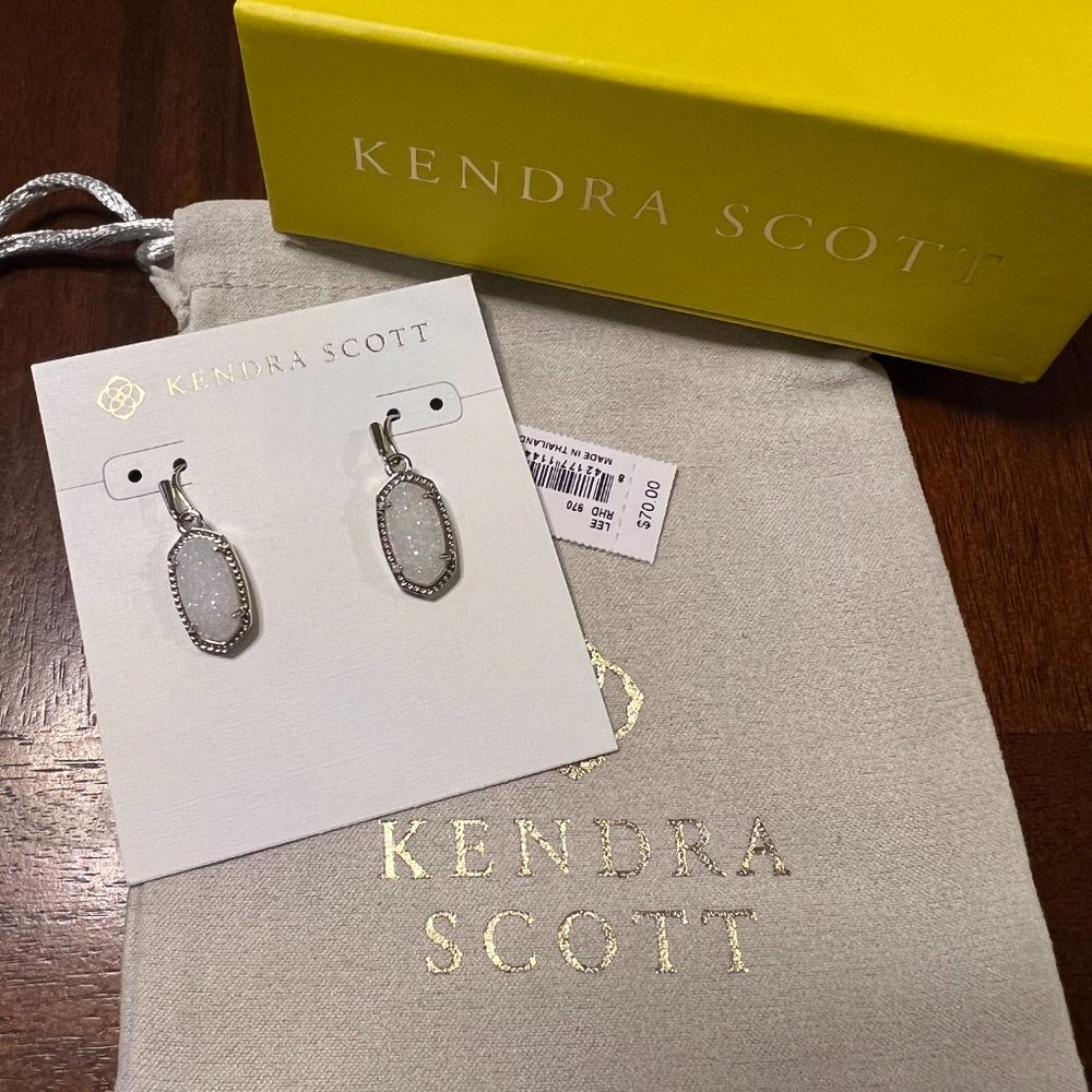 NWT! Kendra Scott Lee earrings in Rhodium with Iridescent Drusy Stone